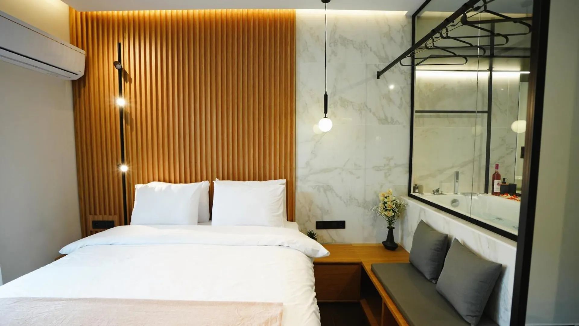 Luxury Suites With Jacuzzi By Sea&Thecity Θεσσαλονίκη