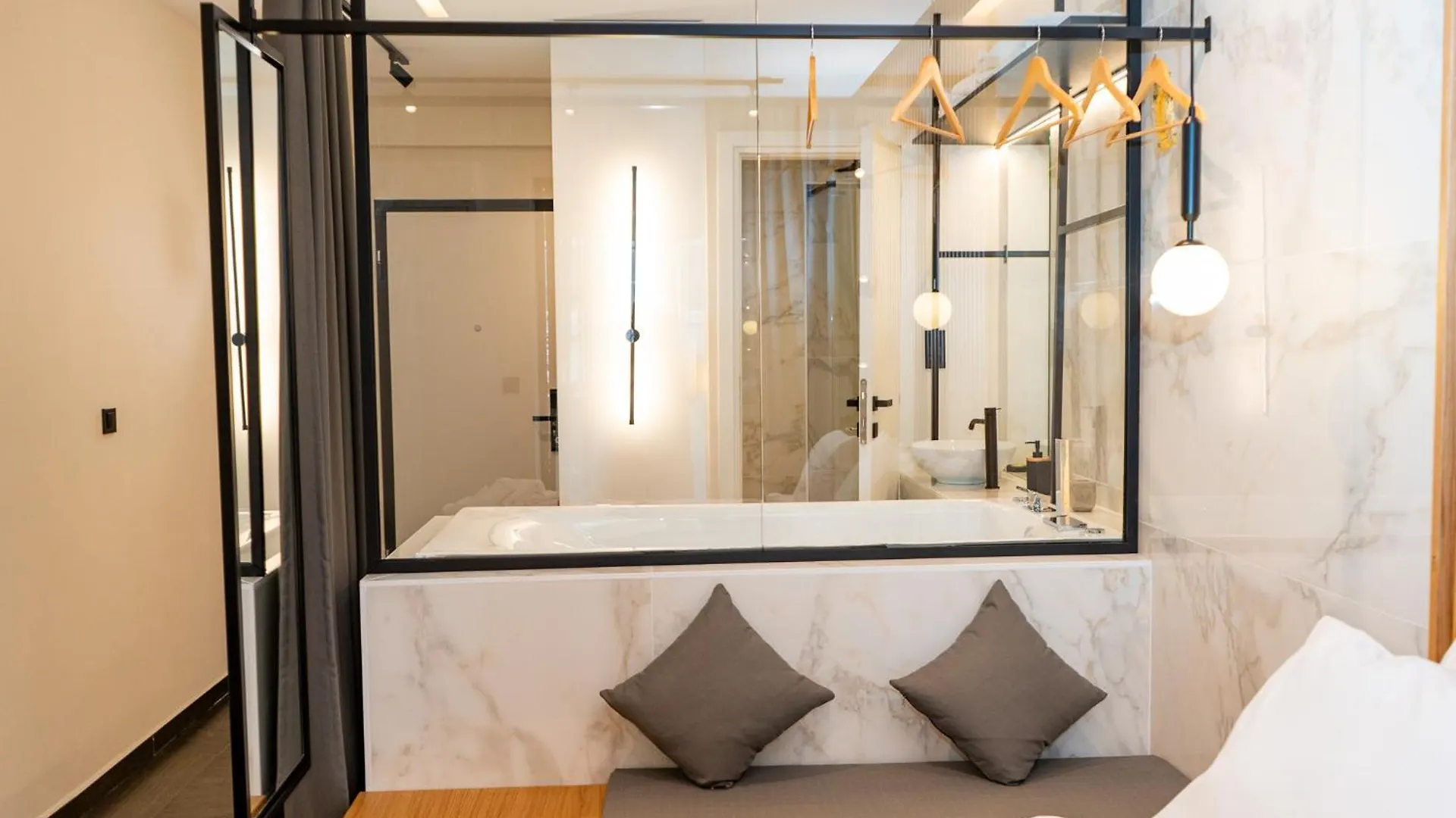 Διαμέρισμα Luxury Suites With Jacuzzi By Sea&Thecity Θεσσαλονίκη